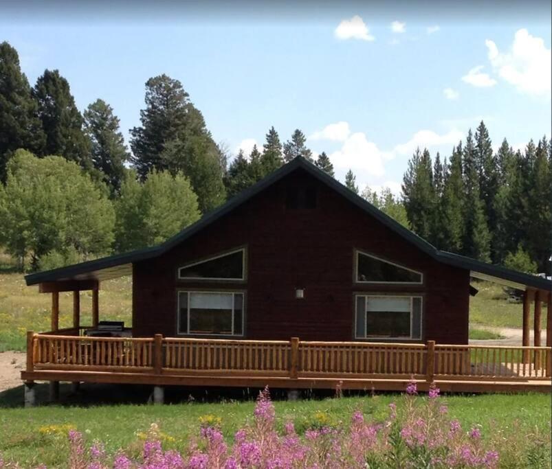 Fox Den Lodge West Yellowstone Exterior foto