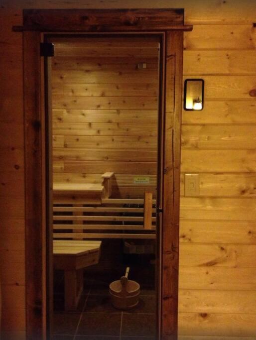 Fox Den Lodge West Yellowstone Exterior foto