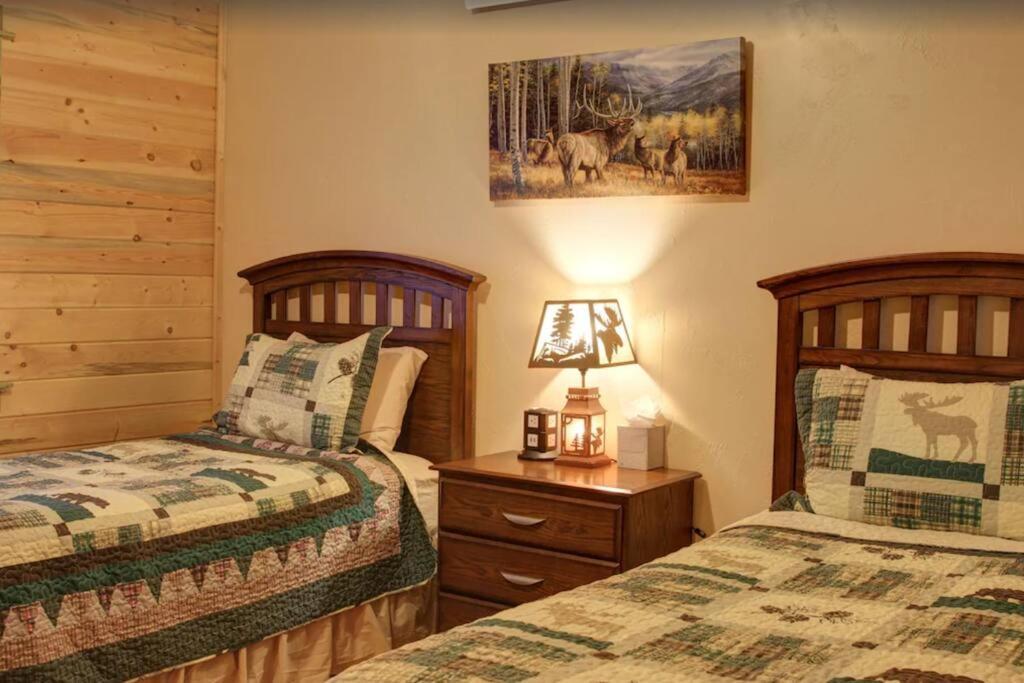 Fox Den Lodge West Yellowstone Exterior foto