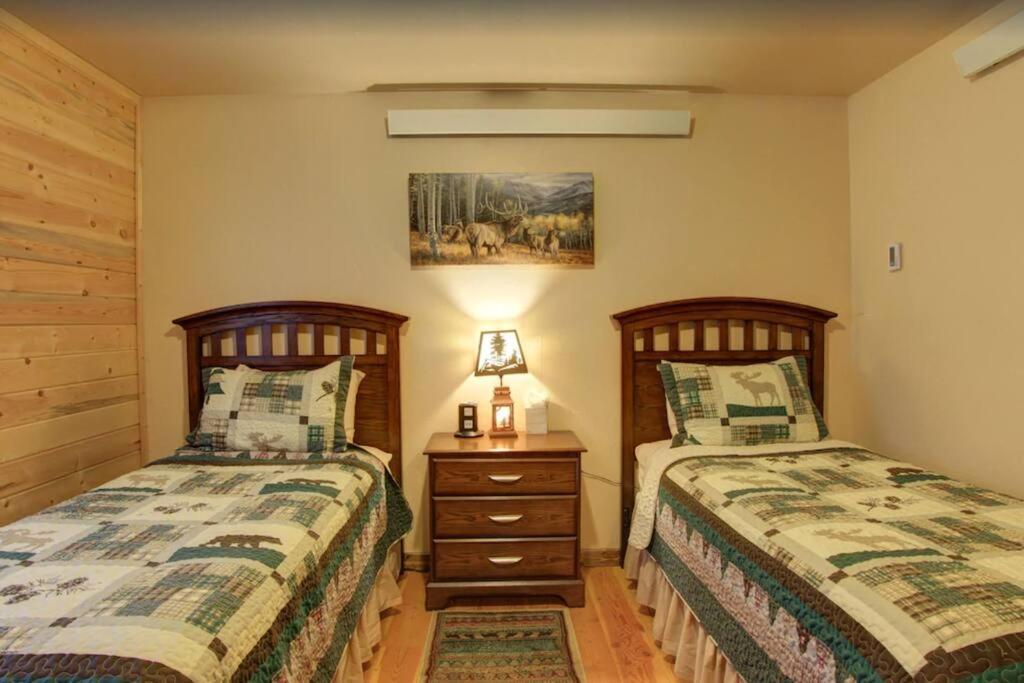 Fox Den Lodge West Yellowstone Exterior foto